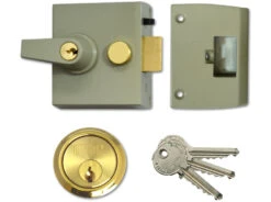 Union 1097 - Auto Deadlocking Night Latch (40mm, Champagne)