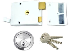 Union 1332 - Double Throw Drawback Night Latch (60mm, White, Chrome)