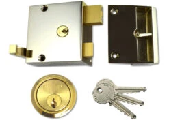 Union 1334 - Double Throw Drawback Night Latch (50mm, White, Brass) -Home Security Anti-Theft Supplies Store 76050