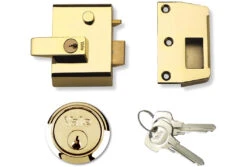 Yale No. 2 - Auto Deadlocking Night Latch (40mm, Brass)