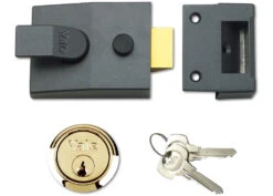 Yale 89 - Deadlocking Night Latch (60mm, Chrome) -Home Security Anti-Theft Supplies Store 76248