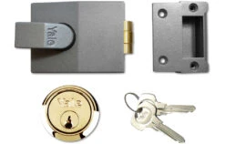 Yale 81 - Rollerbolt Night Latch (60mm, Dark Grey, Brass)